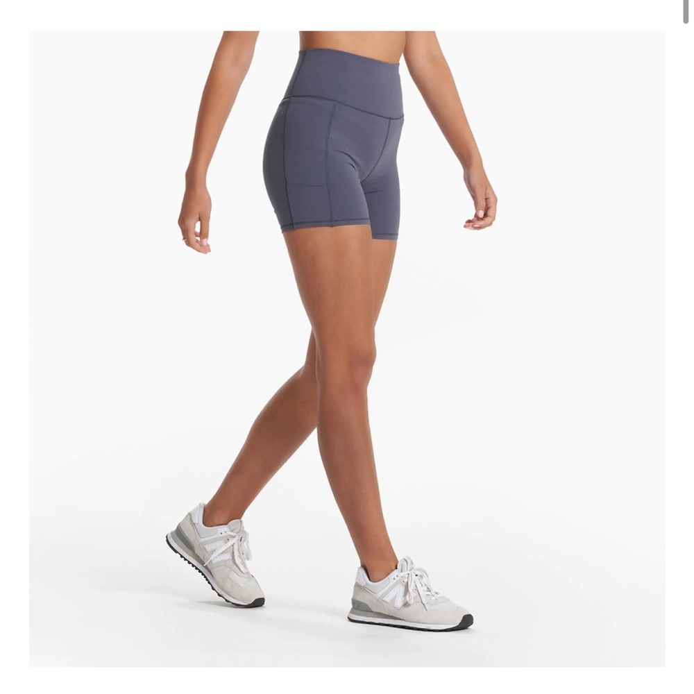 Vuori Studio Pocket Short, 5” Inseam, Size L
